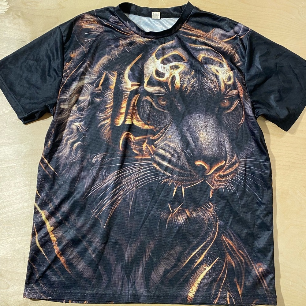 Black Tiger Graphic T-Shirt Large (FC)